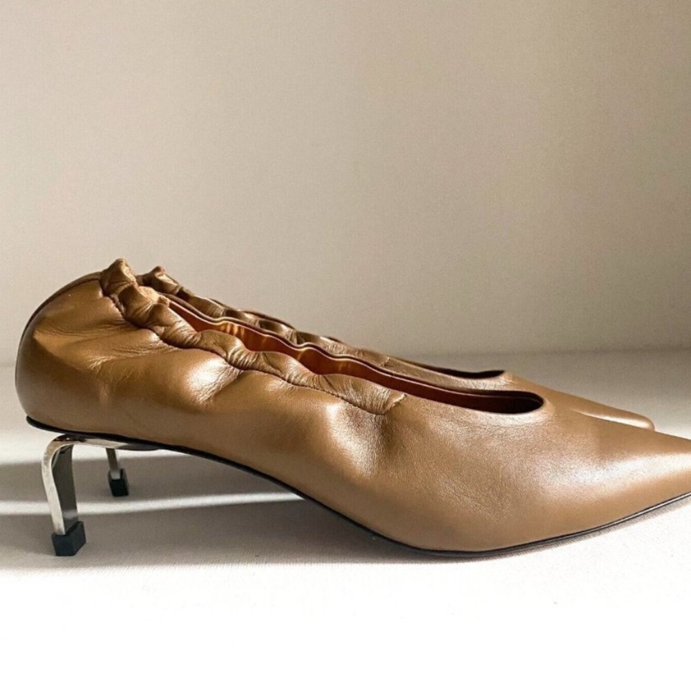 Robert Clergerie Amour Nude Camel Brown Unique Kitten Heel Leather Heels 40.5